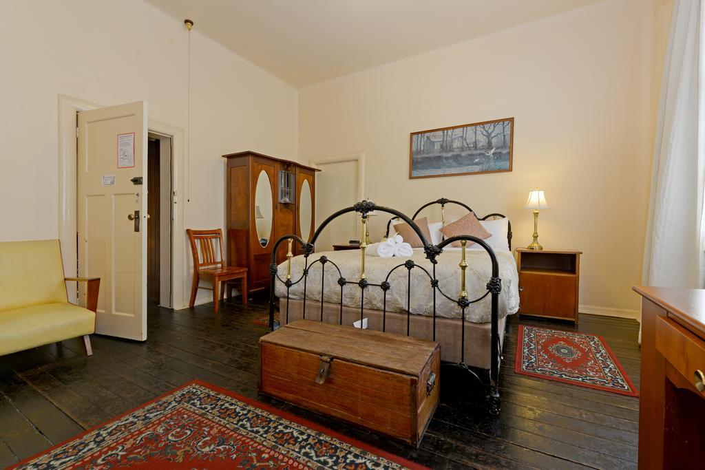 Edinburgh Gallery Bed & Breakfast Хобарт Экстерьер фото