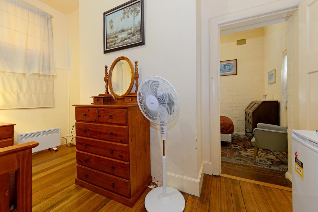 Edinburgh Gallery Bed & Breakfast Хобарт Экстерьер фото
