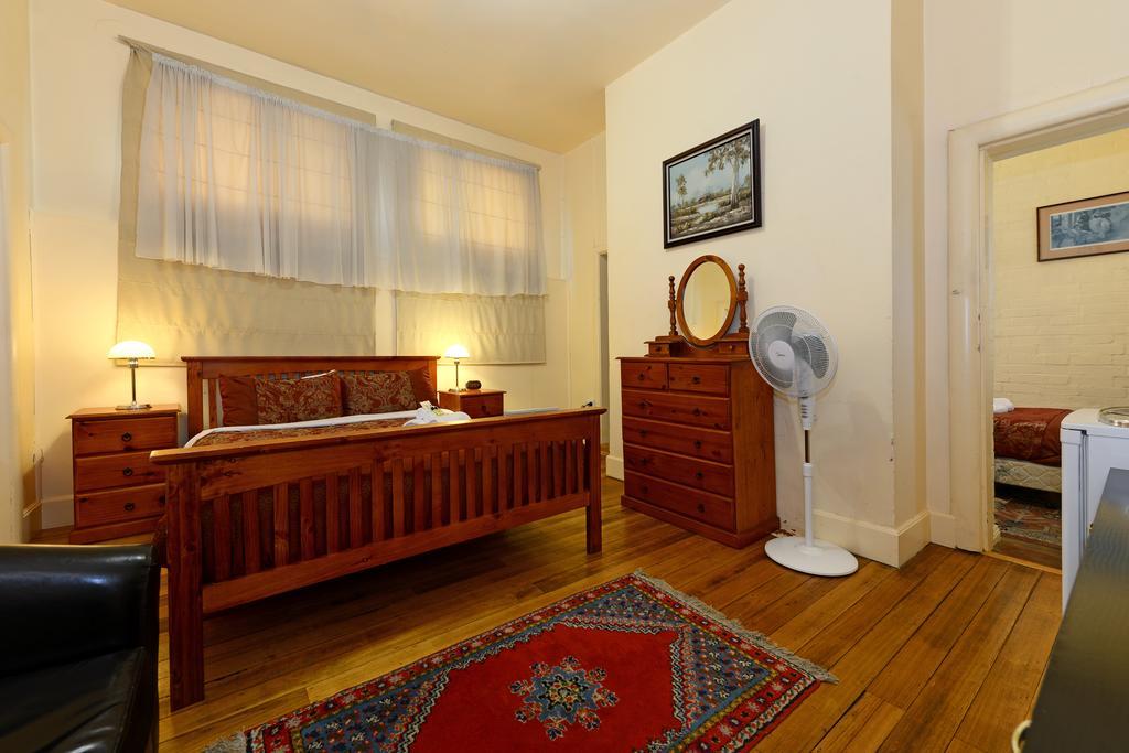 Edinburgh Gallery Bed & Breakfast Хобарт Экстерьер фото