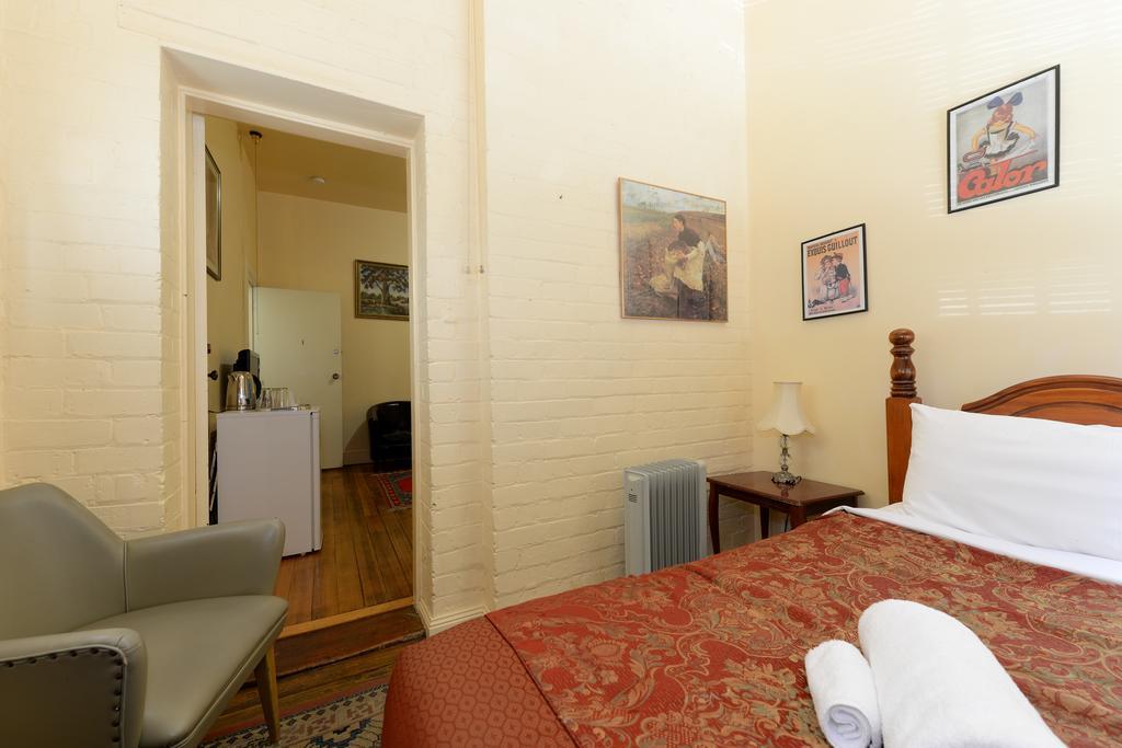 Edinburgh Gallery Bed & Breakfast Хобарт Экстерьер фото