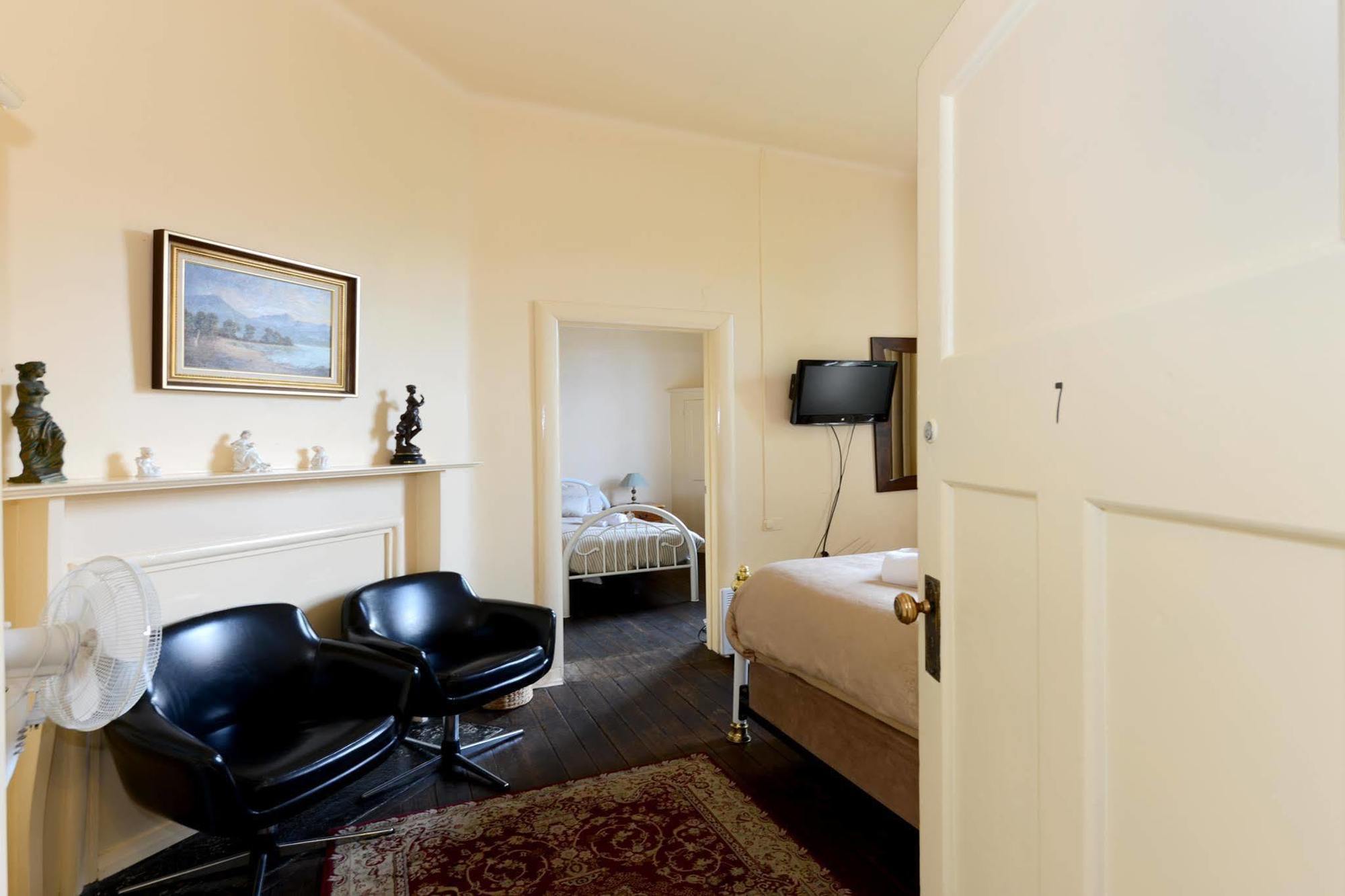Edinburgh Gallery Bed & Breakfast Хобарт Экстерьер фото