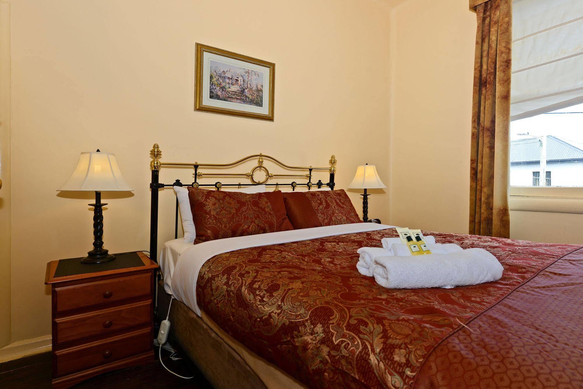 Edinburgh Gallery Bed & Breakfast Хобарт Экстерьер фото