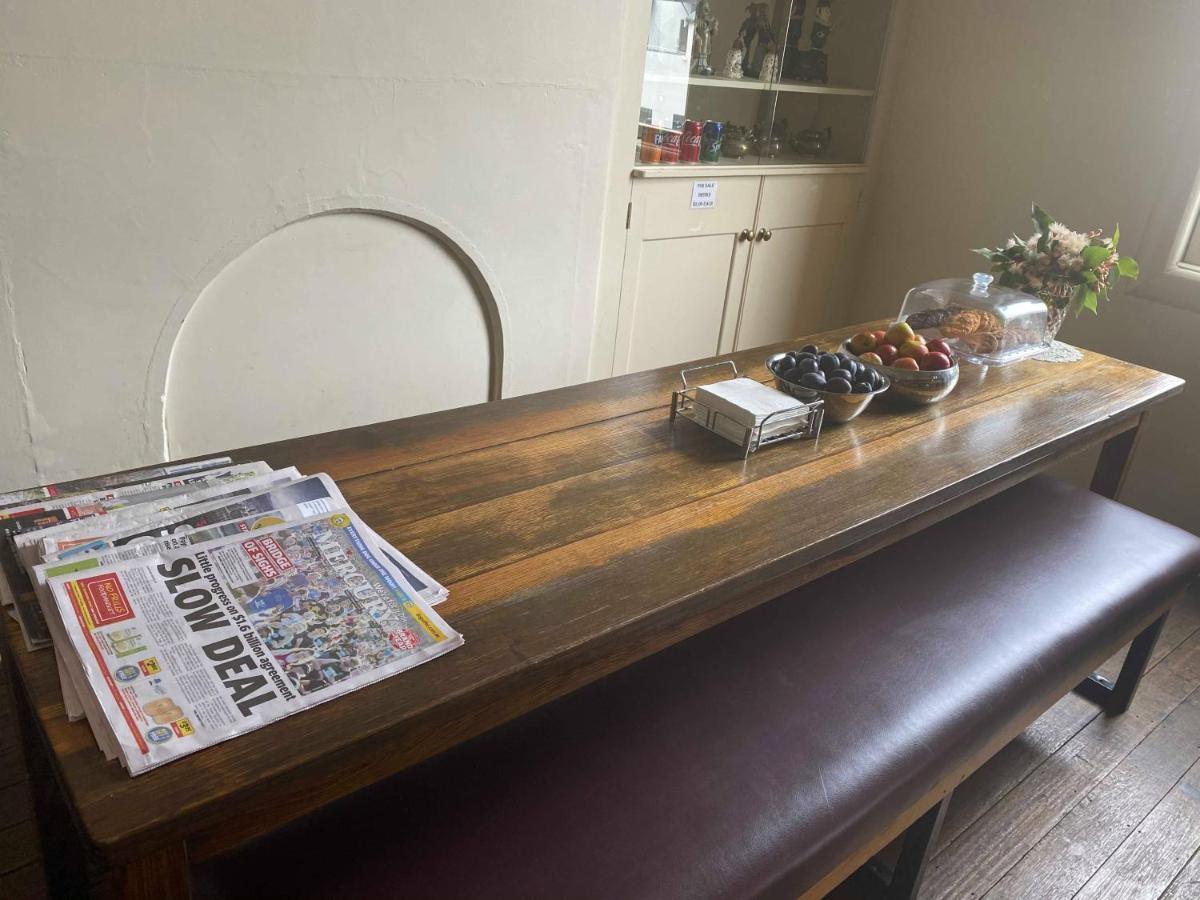 Edinburgh Gallery Bed & Breakfast Хобарт Экстерьер фото